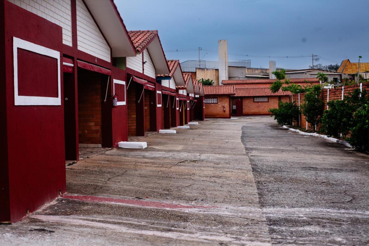 Hotel E Motel Madrugada Itu Eksteriør billede