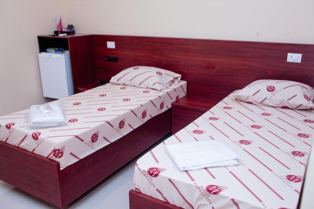 Hotel E Motel Madrugada Itu Eksteriør billede